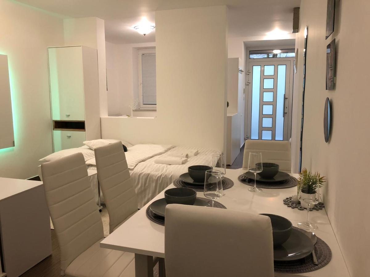 Апартаменти Modern Center Studio Under The Castle II Free Parking Любляна Екстер'єр фото
